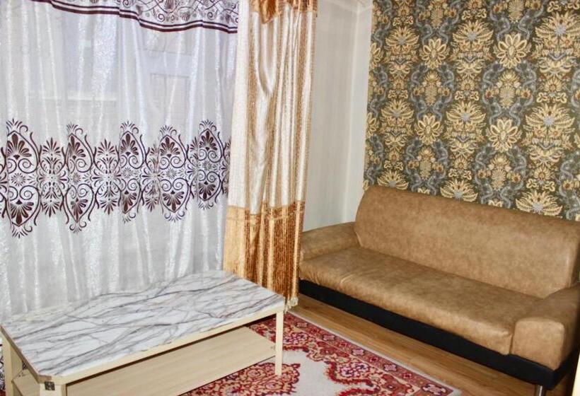 اتاق لوکس, City Hostel & Tours