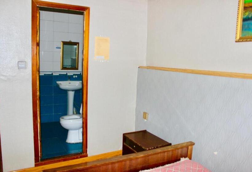 اتاق استاندارد یک نفره, City Hostel & Tours