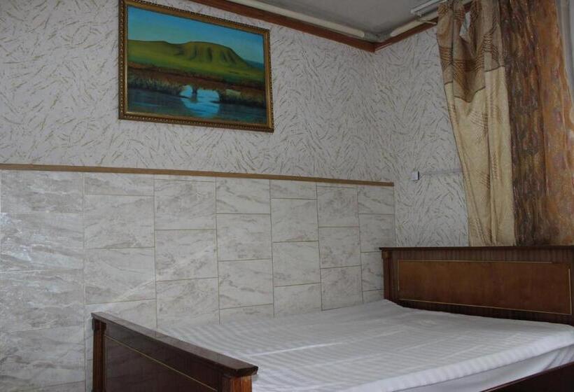 اتاق استاندارد یک نفره, City Hostel & Tours