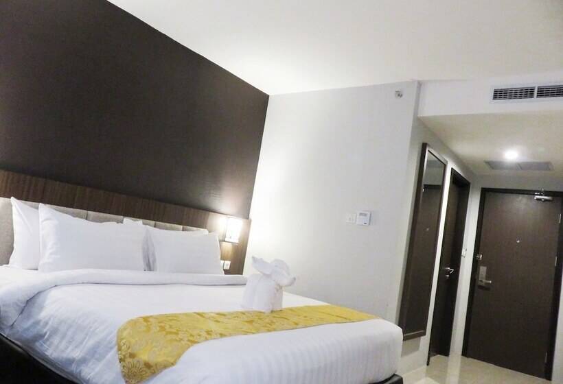 Номер Deluxe, Ascent Premiere Pasuruan