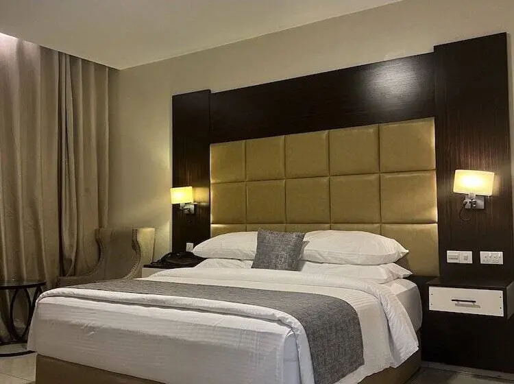 اتاق لوکس, Rollace Hotel Lagos Intl