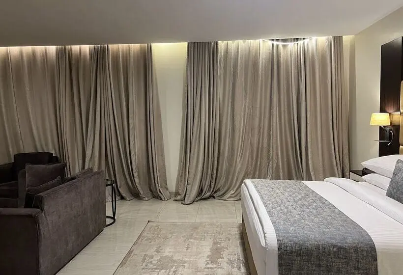 اتاق اجرایی, Rollace Hotel Lagos Intl