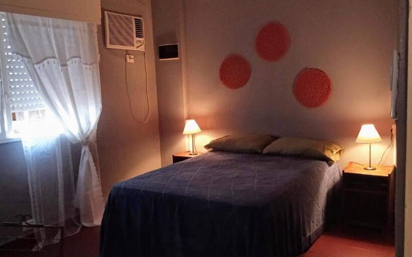 غرفة قياسية, Lavalle Hostel