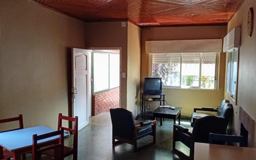 غرفة قياسية, Lavalle Hostel