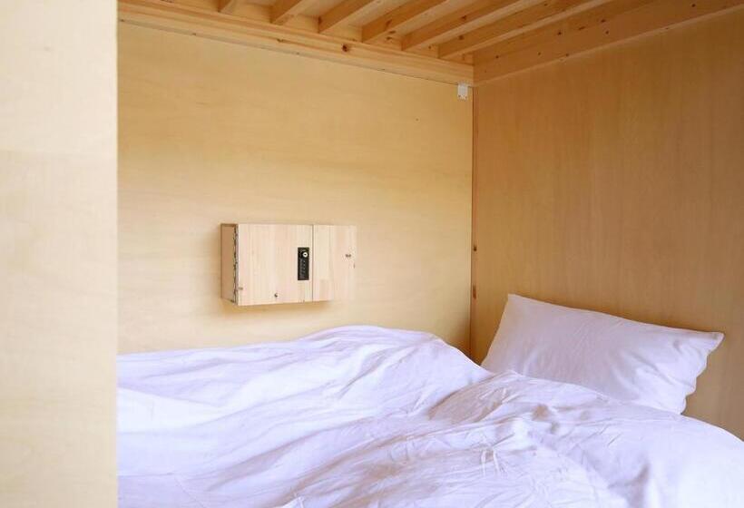 غرفة قياسية, En Hostel