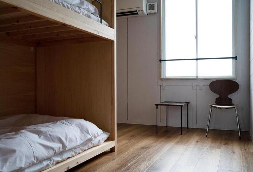 غرفة قياسية, En Hostel