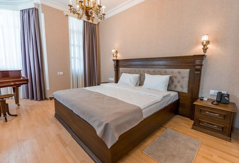 سوییت خانوادگی, Imperial House