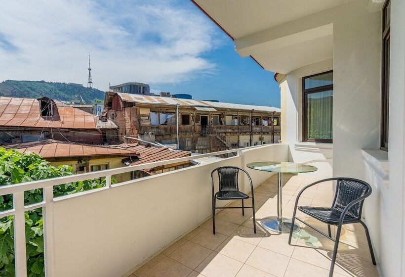 سوییت خانوادگی, Imperial House