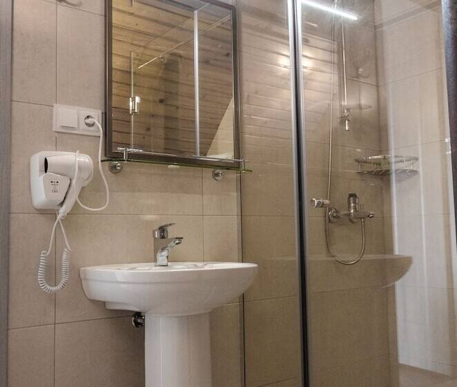 اتاق استاندارد, Imperial House