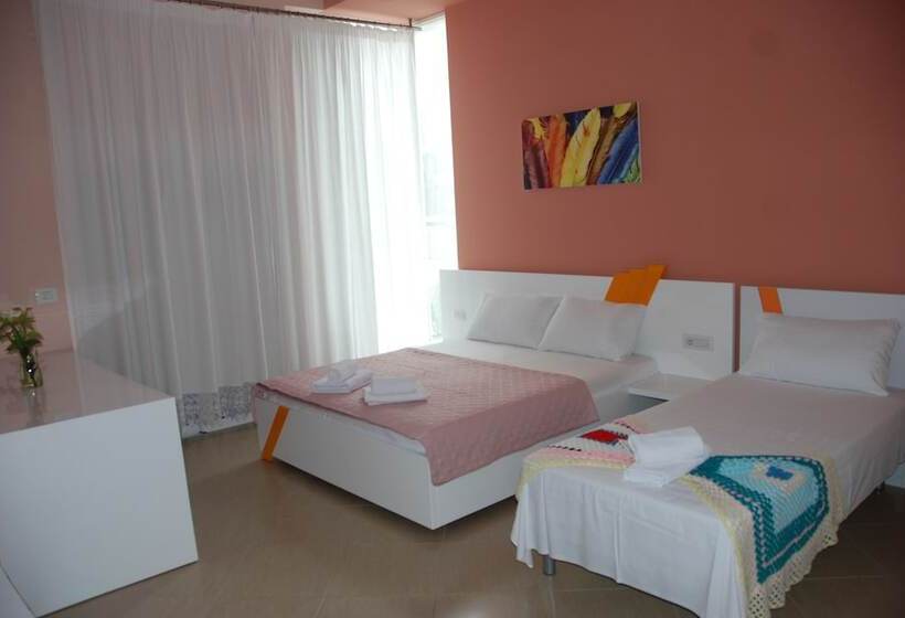 غرفة قياسية رباعية مزودة بشُرفة, Villa Green Garden