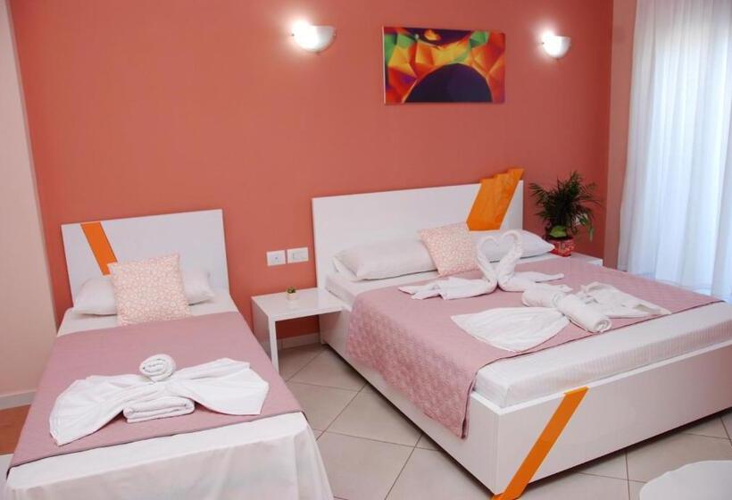 غرفة قياسية ثلاثية مزودة بشرفة, Villa Green Garden