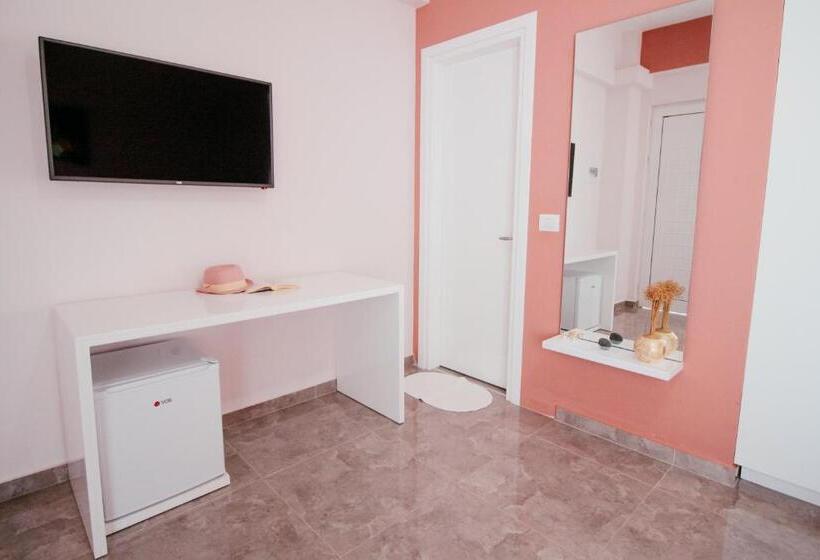 غرفة قياسية ثلاثية مزودة بشرفة, Villa Green Garden