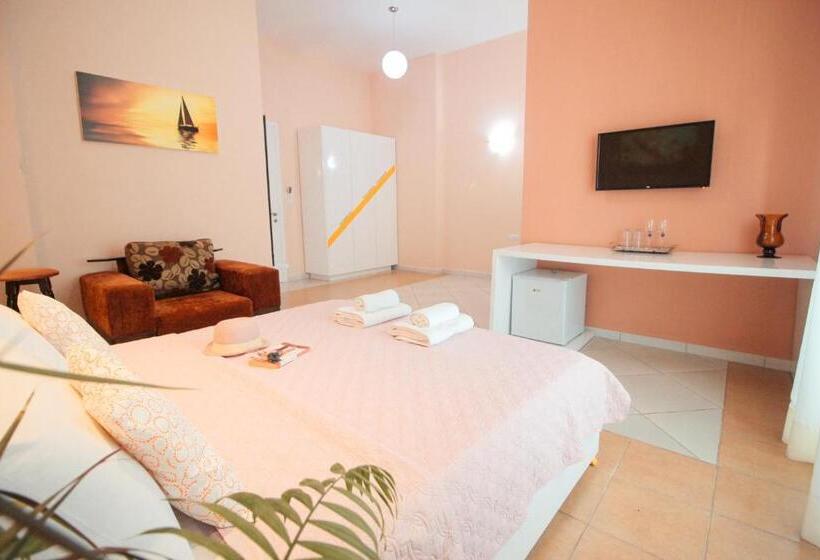 غرفة قياسية ثلاثية مزودة بشرفة, Villa Green Garden