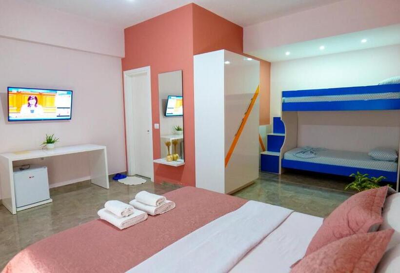 غرفة قياسية رباعية مطلة على الحديقة, Villa Green Garden