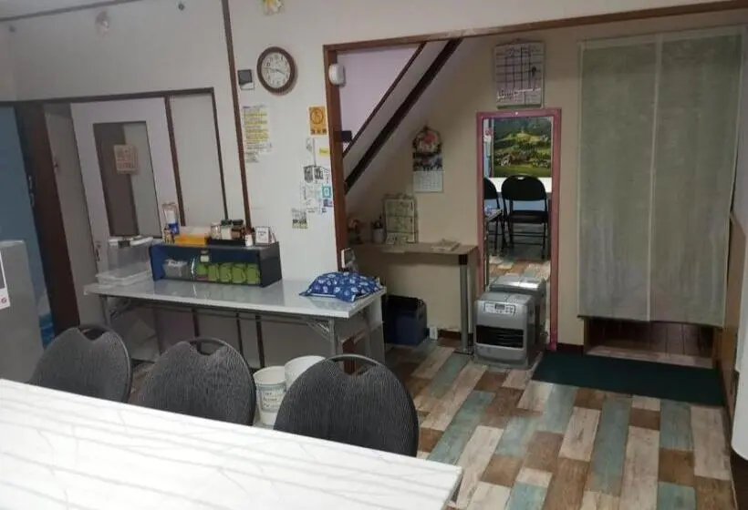 Economy-huone, Mike S B&b Tokoname