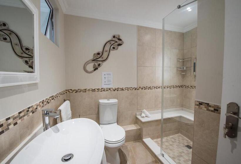 디럭스 스튜디오, 52 On Fish Hoek