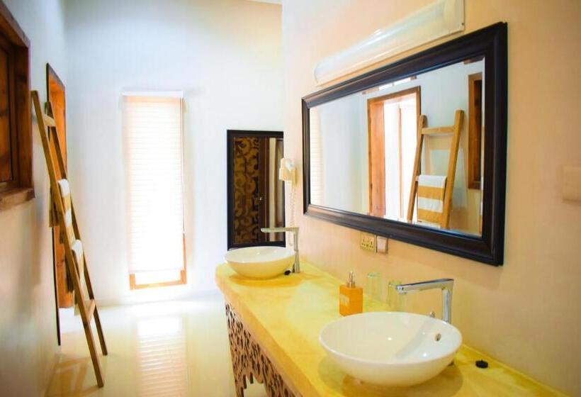 1 Bedroom Deluxe Apartment Sea View, Kikoi Boutique