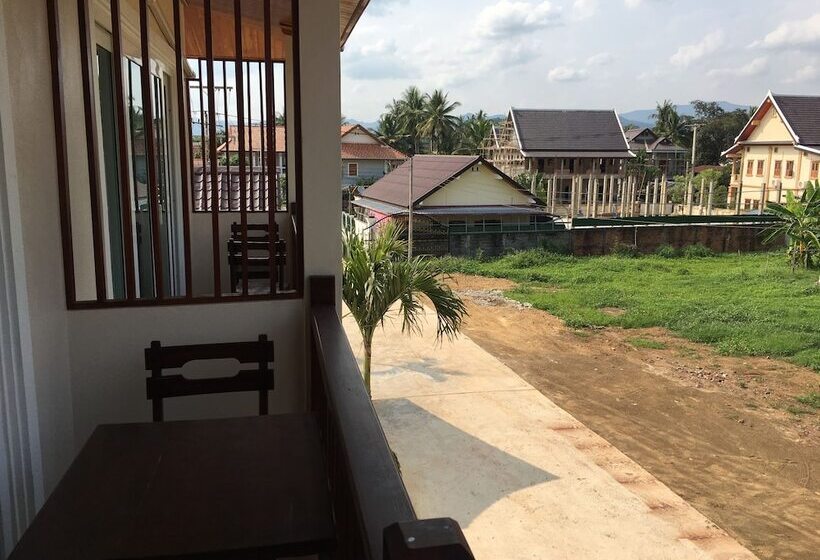 חדר דלוקס, Leego