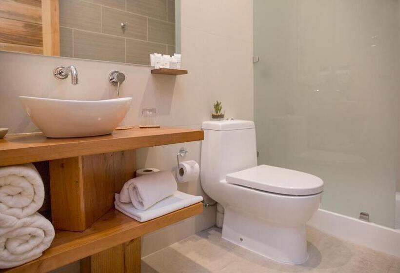 اتاق استاندارد, Maki