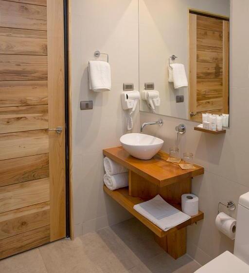 اتاق راحتی سه تخته, Maki