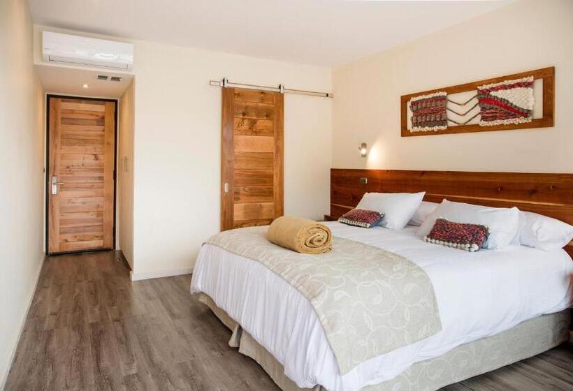 اتاق راحتی سه تخته, Maki