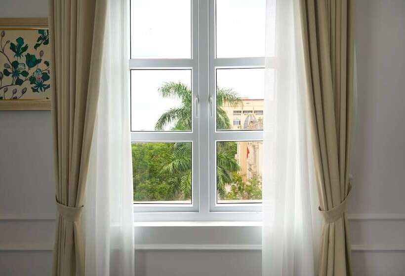 اتاق لوکس, Manoir Des Arts