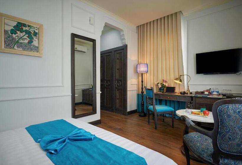 اتاق لوکس, Manoir Des Arts