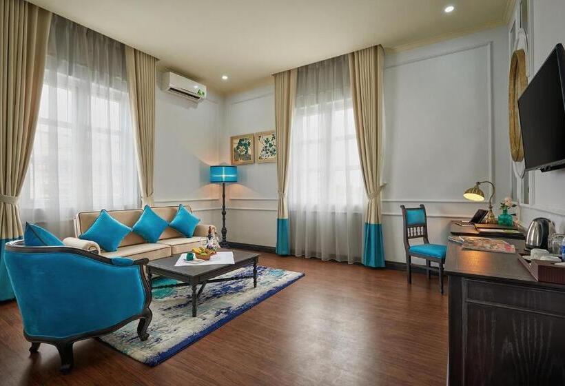 سوئیت با تخت بزرگ, Manoir Des Arts