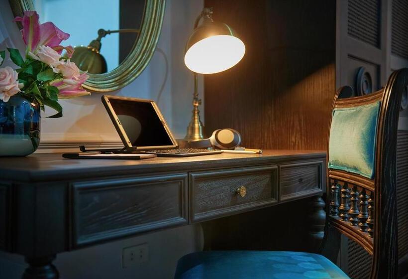 اتاق پرمیوم, Manoir Des Arts