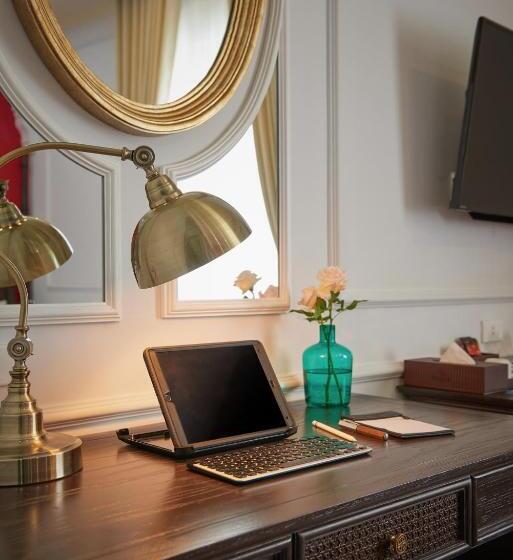 اتاق لوکس, Manoir Des Arts