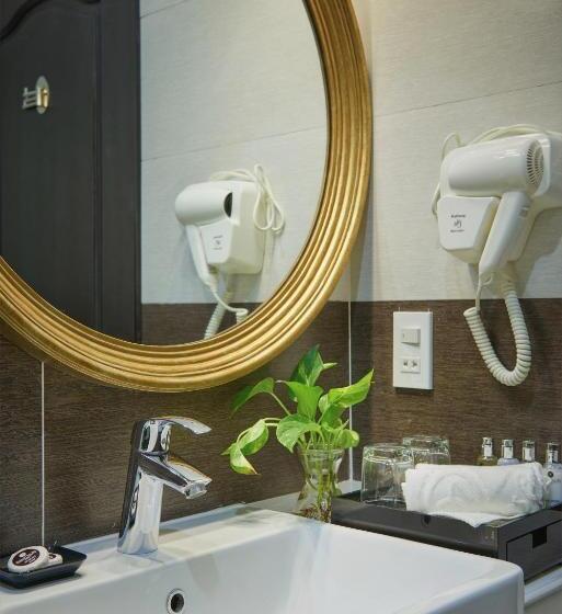 اتاق لوکس, Manoir Des Arts