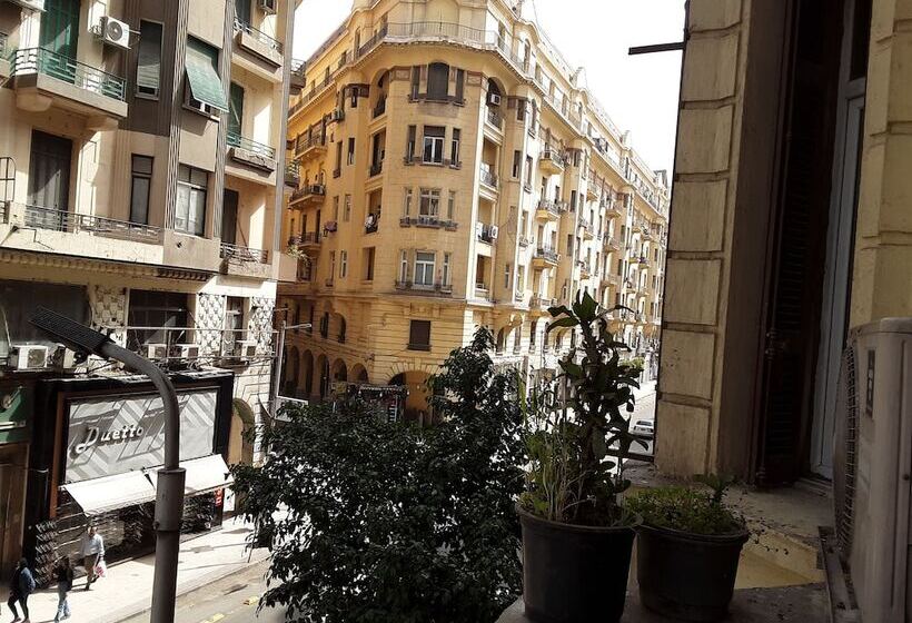 اتاق لوکس, Hostgram