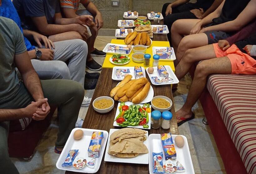 اتاق لوکس چهار تخته, Hostgram