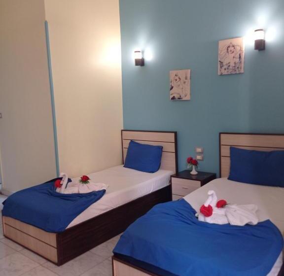 اتاق لوکس, Hostgram