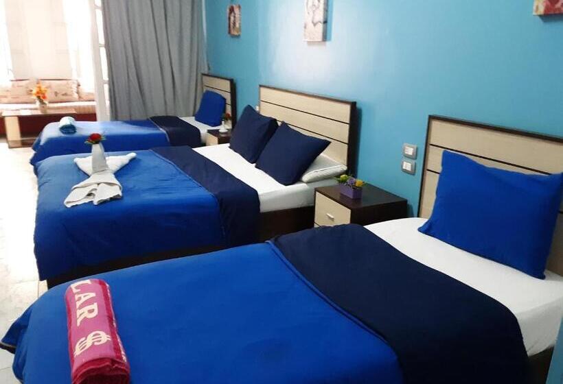 اتاق خانوادگی, Hostgram