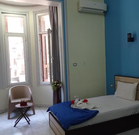 اتاق لوکس یک تخته, Hostgram