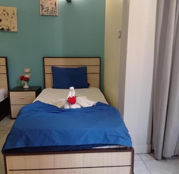 اتاق لوکس یک تخته, Hostgram