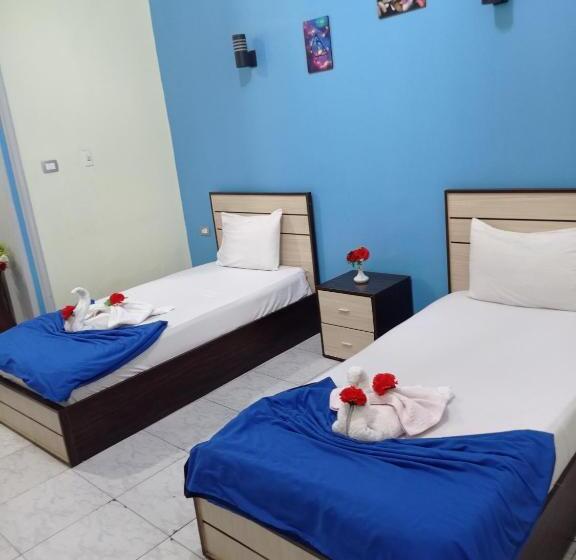 اتاق لوکس چهار تخته, Hostgram