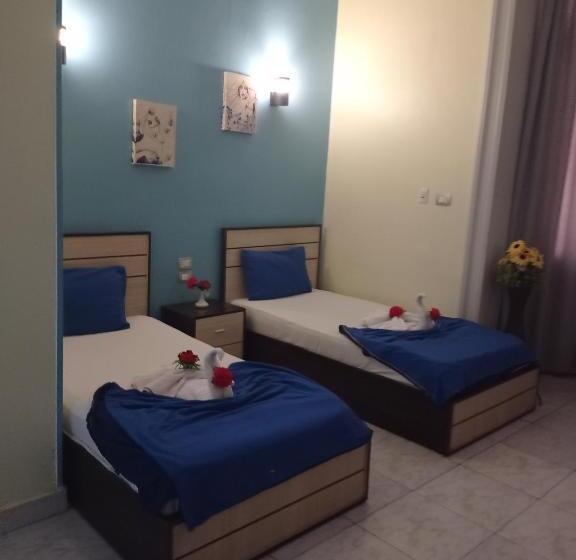 اتاق لوکس چهار تخته, Hostgram