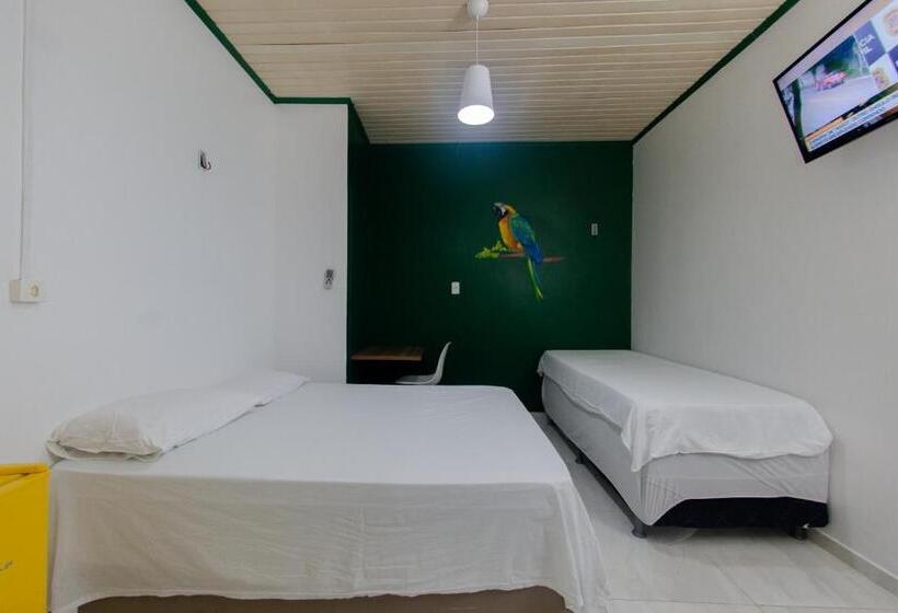 اتاق ساده سه‌ نفره, Hostel Caçari