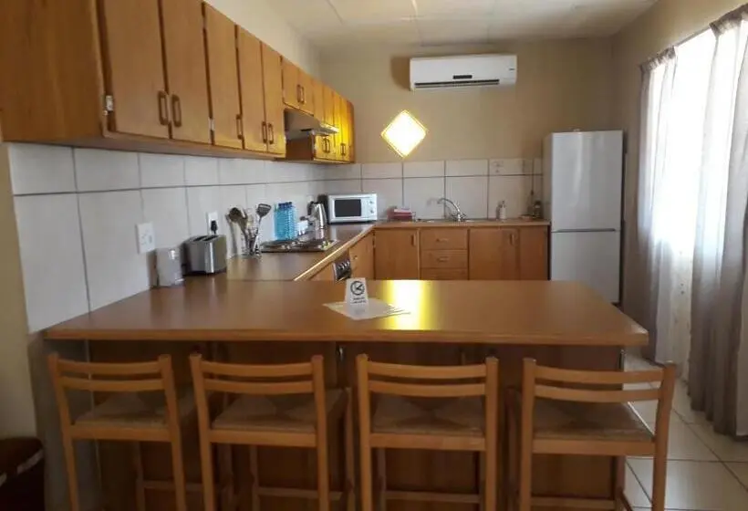 Villa 3 Makuuhuonetta, Augrabies De Oude Stoor Guesthouse