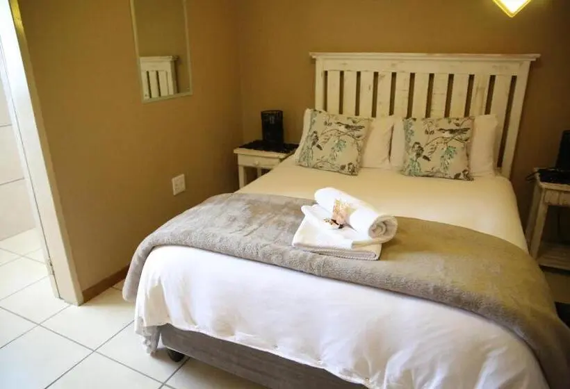 Villa 3 Makuuhuonetta, Augrabies De Oude Stoor Guesthouse