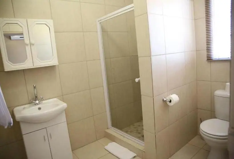 Talo 3 Makuuhuonetta, Augrabies De Oude Stoor Guesthouse