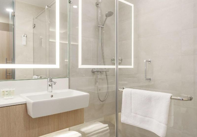 اتاق سوپریور با تخت بزرگ, Courtyard By Marriott Vilnius City Center