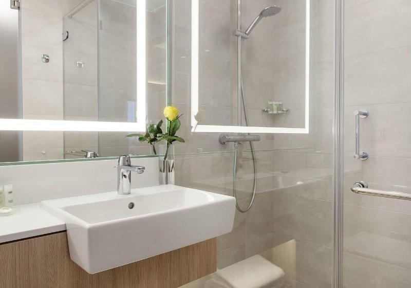 اتاق استاندارد با تخت بزرگ, Courtyard By Marriott Vilnius City Center