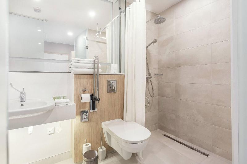 اتاق استاندارد با تخت بزرگ, Courtyard By Marriott Vilnius City Center