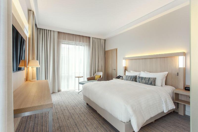 اتاق استاندارد با تخت بزرگ, Courtyard By Marriott Vilnius City Center
