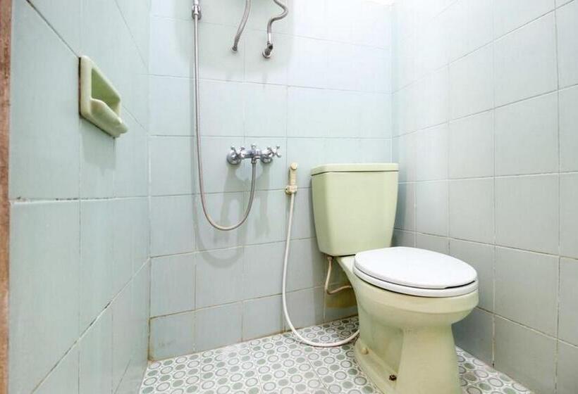 Номер Стандарт, Reddoorz Syariah At Jalan Menteri Supeno