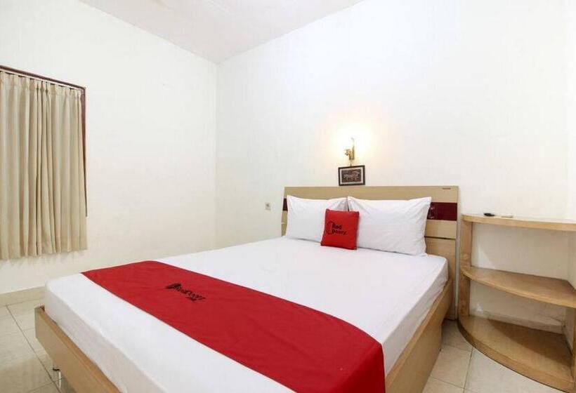 Номер Economy, Reddoorz Syariah At Jalan Menteri Supeno