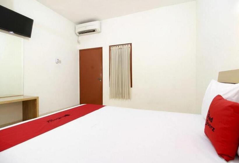Номер Economy, Reddoorz Syariah At Jalan Menteri Supeno